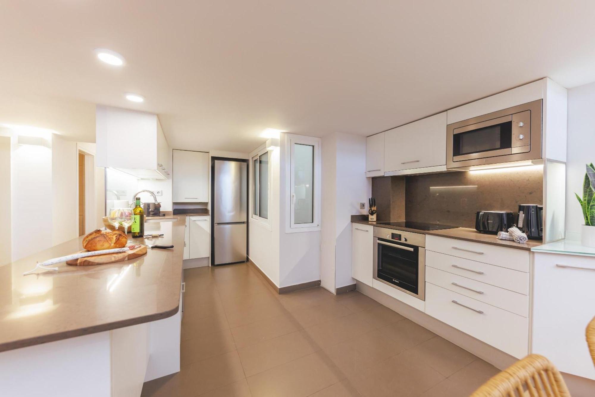 Bravissimo Hortes, 3-Bedroom Centre Apartment ชีโรนา ภายนอก รูปภาพ